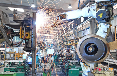 搬運(yùn)車邁入智能時(shí)代 制造業(yè)的機(jī)械變革